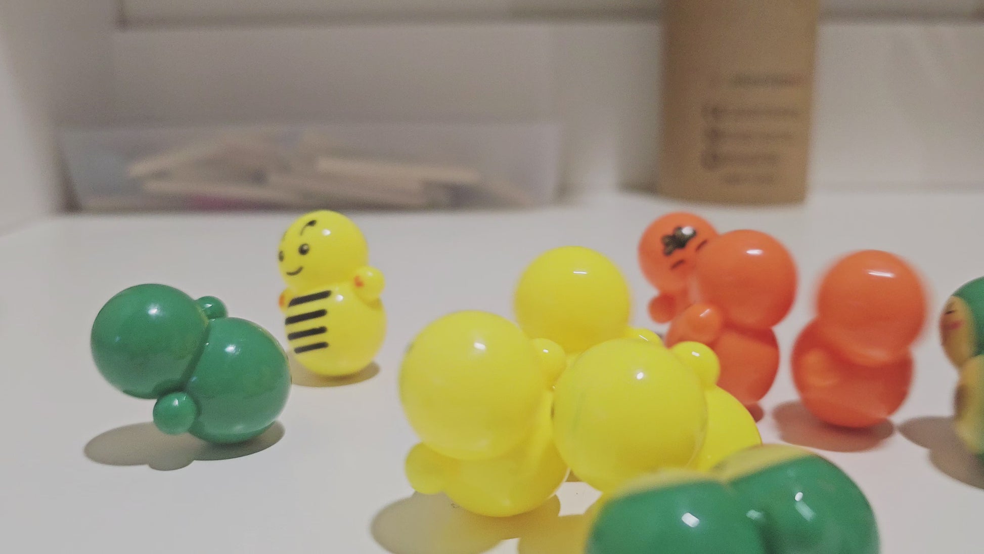 Tumbler fidget toy for kids party